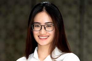 Hoa hậu Ý Nhi hé lộ bộ phim yêu thích, netizen nghe mà giật cả mình