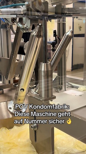 Bei uns wird so jedes einzelne Kondom auf Lochfreiheit getestet 👌 #kondom #sicherheit #produktion #tester #maschine