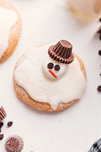 Melted Snowman Cookies That SOMEHOW Taste Even Better Than They Look