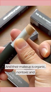 We love seeing you in au Naturale! 狼 #cleanbeauty #aunaturalecosmetics #naturalmakeup #naturalbrows #cleaningredients #crueltyfreemakeup #peta #ethicalbrand #cleanbeautyrevolution | Au Naturale Cosmetics | Facebook