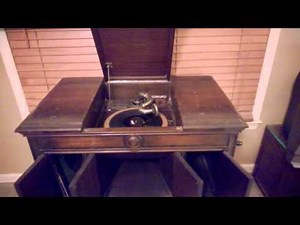 Victor Victrola Phonograph Granada console hand crank model
