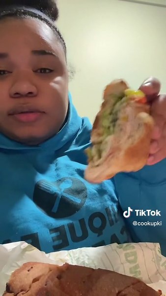 Enjoying a Delicious Subway Sandwich in Chicago | Mukbang Eating Show