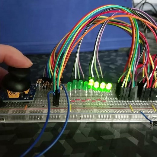 Analog Comparator Circuit