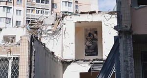 В Одессе восстанавливают разрушенную дроном девятиэтажку, где пришлось снести 18 квартир