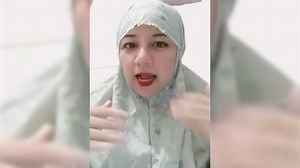 132K views · 3.8K reactions | Wanita Ini Bocorkan Informasi Fashion Show Aisar Khaled dan Fuji #aisarkhaled #aisar #aisarfuji #fuji #fujian #infoselebritis #beritahariini | Info Selebritis | Facebook