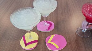 These flip flop coasters are a fun craft for a girls night in (with cocktails, of course). Directions: http://ow.ly/5NNp30cKDPx | CheapCaribbean.com