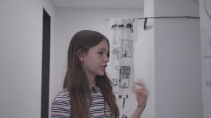 Il Museum d’art dal Grischun mussa in’exposiziun realisada ensemen cun uffants. Scolaras e scolars da la 4. classa da la scola Nikolai a Cuira han collavurà, planisà e perfin fatg sezs exponats per l’exposiziun «Schattenspiel». Dapli art en tut sias fassettas chattas ti sin rtr.ch/cultura 🎨 | RTR Radiotelevisiun Svizra Rumantscha