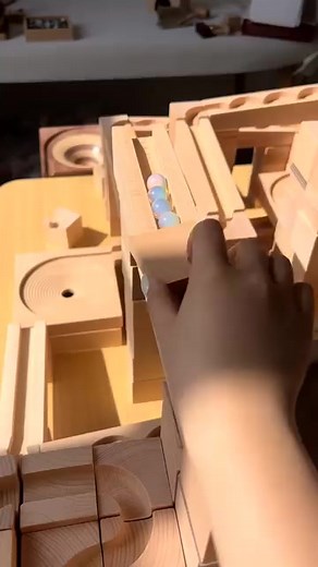 wooden track ball handmade #modeltoys #decompressionvideo #handmadediy #homemadetoys | Strokes Game
