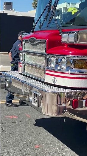 Glendale Fire Department 2005 Pierce Quantum Ladder, Tiller Fire Truck on display #edit #viral