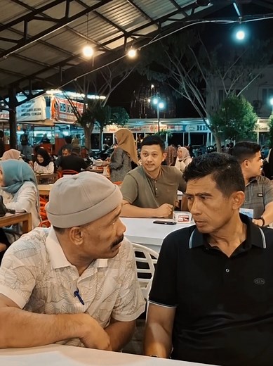 Bupati Pidie H. Sarjani Abdullah, SH.MH Ngopi Bersama Kapolda Aceh Brigjen Marzuki Ali Basyah Di Kota Sigli, PIdie 🌍 #sarjani #bupatipidie #poldaaceh #kapoldaaceh #sarjaniabdullah