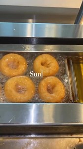 Spend a cozy Sunday in Claremont, California, where relaxation meets flavor! Capture the essence of a perfect Claremont Sunday – filled with delightful pastries, fresh donuts, and, of course, a delicious cup of coffee. Claremont is a charming spot for unwinding and treating yourself to some of the best coffee shops, bakeries, and donut spots Southern California offers. Whether you're strolling through Claremont Village, exploring local cafes, or simply soaking up the relaxed vibes, there’s somet