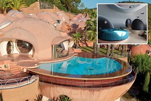Mansion dubbed the 'Bubble Palace' offers the ultimate lockdown hideaway