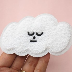 [Hot Item] Custom Cloud Design Embroidery Patch Custom Cloth Badges Towel Embroidered Chenille Patches