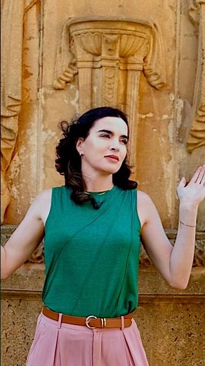 Ancient lesbian statues. #wlw #lgbtq #loveislove #marriedcouple