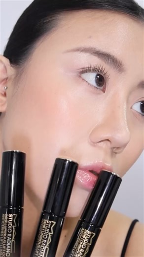 Have a skin concern? There’s a Studio Radiance 24HR Luminous Lift Concealer shade for that✨ @jin____eun shows us their Artist-approved techniques for: ✅Correcting purple dark circles and dark spots with a warm-toned shade. ✅Concealing red blemishes with a cool-toned shade. ✅Highlighting, brightening and lifting with a shade at least two shades lighter than your best match. ✅Sculpting and shaping with a shade at least two darker than your best match. #MACStudioRadiance #DotSwipeGlow | M·A·C Cosme