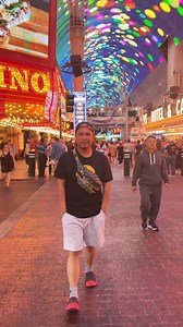 DTLV VIBES! 🤩 #VEGAS #DOWNTOWN #fremontstreetexperience | Amir Cuevas