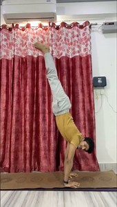 Hand stand #handstand#celebrity #dufficultasan #advancedasan #yoga #jeevanyogastudio #vrischick_asana #backbending_exercise #Dhanurasana #chakrasana #वजन #Constipation #कब्ज #मोटापा #cheststand #SideSplit #exercises #How #fullsplit | Jeevan YOGA Studio