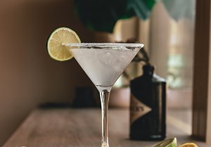 Amaretto Martini Recipe (with Vodka) – You’ll Love!