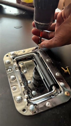 Hardcase handle screwing #tutorial #woodworking #speakerbox