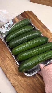 DIY Aloe Vera, Cucumber, and Honey Ice Face Pops for Clear Skin & Pimple Relief! #homeremedies #homeremediesforskin #homeremediesforpimple #diy #PimplePopping #Clearpimple #homeremediesforconstipation #homeremedyforacne#Miami #NorthMiamiBeach #Broward #Florida #MiamiGardens #KendallFL #hialeahgardens | Beauty Cafe Salons