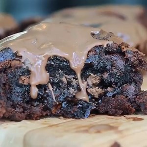 457K views · 7.2K reactions | Chocolate creme Oreo stuffed fudge brownies with a chocolate creme drizzle... | FOODbible | Facebook