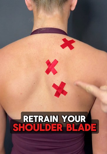 Shoulder blade pain when you lift your arm? If your shoulder feels stiff or awkward (like a robot), the issue might be how your shoulder joints are working together. 💡 What’s happening? To lift your arm overhead, your shoulder blade rotates, your shoulder joint moves, and your collarbone elevates and rotates. If one of these doesn’t move well, everything else compensates—leading to pain. 🔥 Why this matters Your arm is only connected to your body through the collarbone. So if movement is limite