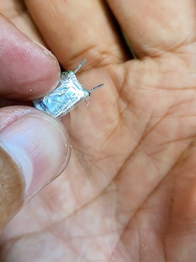 Tiny Capacitor Teardown: What's Inside? 🔍