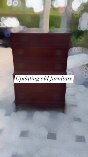 This mother daughter duo loves to update old furniture and give it a second life. ♻️ #furnitureflip #furnituremakeover #paintedfurniture #furnitureartist #furniture #furniturerestoration #upcycledfurniture #furnituredesign #refinishedfurniture #homedecor #diy #upcycle #vintage #chalkpaint #chalkpaintedfurniture #vintagefurniture #furniturepainter #interiordesign #refurbishedfurniture #handpaintedfurniture #furniturerehab #fusionmineralpaint #diyhomedecor #furniturepainting #beforeandafter #upcyc