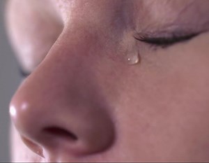 This is what human tears look like under a microscope.