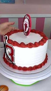 Chicago bulls cake.