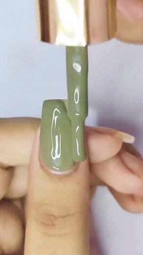 Stunning nailart design with saftey pin 💅💚 #simplenailartdesignsathome | Bente Mumma