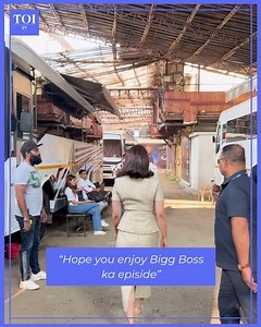 Kangana Ranaut involves in a conversation with the paps as she gets spotted at the Bigg Boss 18 set to promote her new film. #kangana #kanganaranaut #kanganaranautfans #biggboss | ETimes TV
