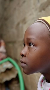 Maureen ist ehemaliges Compassion-Patenkind. Sie ist im Slum Kariobangi in Kenia aufgewachsen und kennt die verheerenden Folgen von extremer Armut. Wie sie die Zeit im Compassion-Patenschaftsprogramm erlebt hat und was sie heute macht, erzählt sie selbst. #Compassion #Patenkind #Kariobangi #Kenia #Armut #Hoffnung #Veränderung #Empowerment #Gemeinschaft #Entwicklung #Chancengleichheit #Inspiration #Erfolg #Geschichte #Wandel #Kinderrechte #Zukunft #Transformation #Nachhaltigkeit #GlobalesEngageme