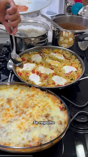 Refogado de Repolho Com Ovos 01 Repolho; 09 Ovos; 05 Tomates Sem Pele; 02 Dentes de Alho; 06 Pimentas Cumari; 01 Colher (café) Pimenta do Reino; Sal a Gosto; 1/2 Maço Cheiro Verde; #amo #receitas #amocozinhar #deliciasdaeleni | Delicias da Eleni