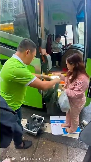 This is what it's like to sleep on a luxury bus in Vietnam