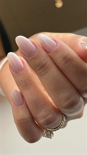 Dual Form is a clear, reusable plastic mold that’s used to create nail extensions, typically with polygel or builder gel. Dual forms are designed to mold and shape the nail extension to a specific length and curvature, making the process of creating nail extensions easier and more precise @crishairsalon #brickell #miamihairstylist #miamibeach #miami #nailsnailsnails #loveislove #miamiflorida #brickellcitycentre by appointments | Cris Beauty Hair Salon