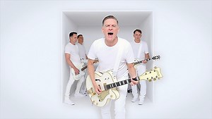Νέo Music Video | Bryan Adams feat. John Cleese - Kick Ass