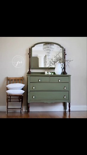 We love hearing about which are your favourite Chalk Paint colours! Perfectly Imperfect Furniture Restoration shared this reel and told her followers, “Annie Sloan’s Chalk Paint in Olive is what sparked my love for green painted furniture”. Which has left us feeling all warm and fuzzy inside! Olive is a sophisticated yet playful colour - think of a dirty martini - and is much loved for its earthy, warm undertones. We think it’s the perfect shade for a grown up with a sense of fun and a fondness 