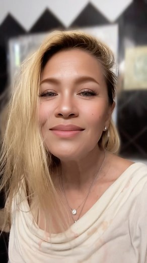 If the world was ending 🎶🎼 #hawaii #beachfronthomehawaii #loveistheanswer | Zona Jones Ostrowski