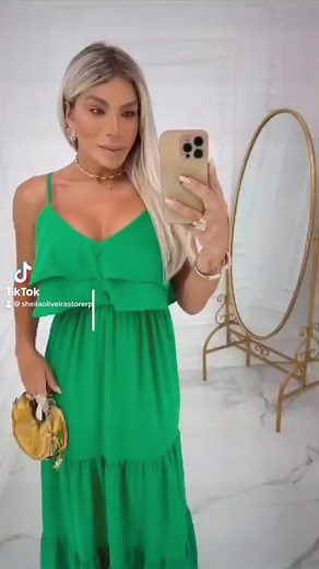 💥DISPONÍVEL NA LOJA! 🛍 - • Vestido Thaís Duna longo estilo 3 marias com bojo ; de alcinha com babado e botões encapados, elástico na cintura Tam.único ( veste 44) No vermelho, branco, verde bandeira, bege $ 129,99 - 📞 Wtsp 17 992287373 ❗Estamos localizados na Rua Bernardino de Campos, 3465 - Loja1 - Centro ❗São José do Rio Preto. #vestidolongo #vestidoduna #vestidoverde | Sheila Oliveira Store