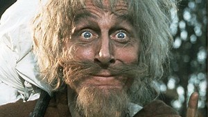 Vzpomínáte na Čáryfuka? Geoffrey Bayldon se dožil 93 let, byl homosexuál a odmítl roli Pána času  - Médium.cz