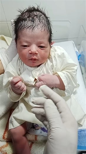 Cute Newborn Baby Going Home Healthy Baby Discharge with Mama & Papa #NewbornCareJourney #Newborn | Jan Brock