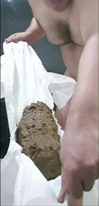 How to make a diaper flooded of poop