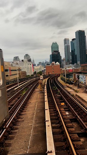 Flushing line ☝🏻☝🏻 Other social medias ⬇️Patreon: search up JF Transit | Instagram @ jftransit |YouTube @ jftransit | TikTok @ jftransit |100% MY CONTENT • This Picture/video TAKEN BY ME #mta #subwaysystem #fyp #traintok #railfans #railwaystation #railroad #newyorkcitysubway #locomotive #mtasubway #trains #trainstation #bombardier #nyc #transportation #nyctsubway #metronorth #nycsubways #trains #NYCSubway #metronorth #Subway #Railfanning #NewYorkCitySubway #LIRR #SubwayTrain #amtrak #NYCTransi
