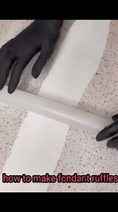 2.7K views | How to make fondant ruffles. . . . . #fondant #5dishchallenge #icancookchallenge #foodporn #cake #cakedesign #baking #cakedecorating #cakesofinstagram #cakedesigner | Baking tutorials 2.0 | Facebook