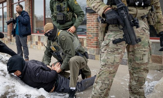 Amid Fed Ramp-up and New Fears, Twin Cities Schools Offer Online Classes