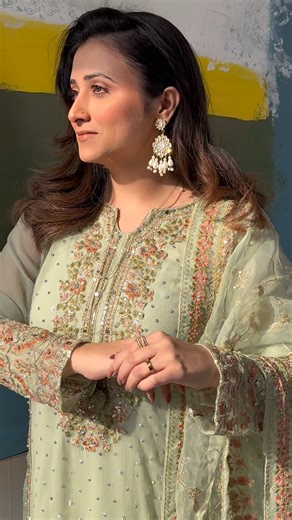 #LAAMORIGINALS ✨ FLAT 70% OFF‼3-pc pastel stitched PKR 11,697/- 💚🌟 Brand: Agha Jaan | Link: https://go.laam.pk/aghaajaaan | LAAM