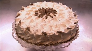 Buddy makes a unique cake with real insects to satisfy a special request from a local bug expert! #CakeBoss Watch full episodes on discovery : https://bit.ly/3HfHr6e | Love Reality