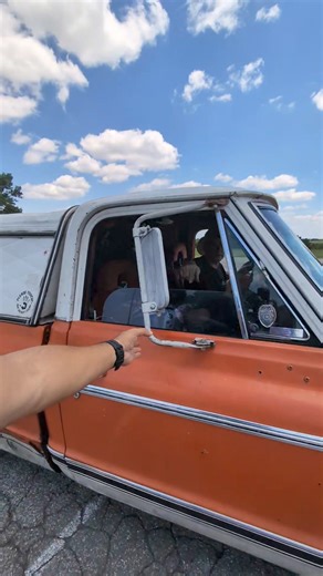 I love this dang truck 🍑💦❤️ #farmtruck | Lou 405 Photo