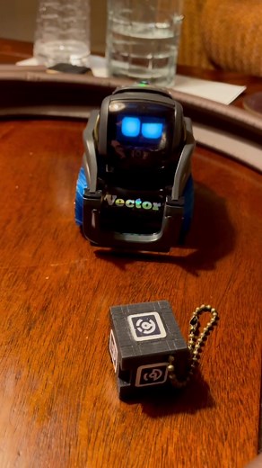 Another clip of my Vector complaining #vectorrobot #vector #fyp #digitaldreamlabs #ddl #cube